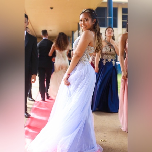 PROM DRESS - Picture 1 of 3